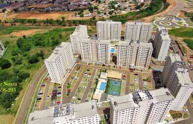 Imagem: O apartamento possui 2 Dormitórios, 1 Banheiro, 1 Vaga na garagem