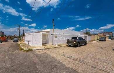 Imagem: A casa possui 4 Dormitórios, 4 Banheiros, 3 Vagas na garagem
