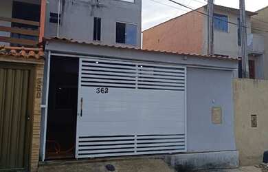 Imagem: A casa possui 4 Dormitórios, 3 Banheiros, 4 Vagas na garagem