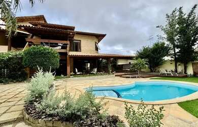 Imagem: A casa em condomínio possui 5 Dormitórios, 5 Banheiros, 2