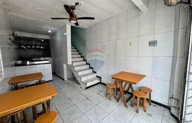 Imagem: O depósito à venda possui 1 Vaga na garagem e 90m² de Área