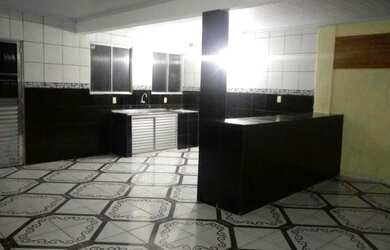 Imagem: A casa em condomínio possui 3 Dormitórios e está localizado