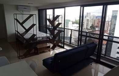 Imagem: O apartamento possui 1 Dormitório, 1 Banheiro, 1 Vaga na garagem