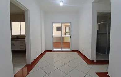 Imagem: O apartamento possui 1 Dormitório, 1 Banheiro, 1 Vaga na garagem