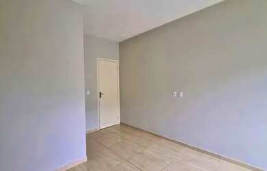 Imagem: A casa possui 2 Dormitórios, 1 Banheiro, 100m² de Área e