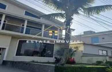 Imagem: A casa em condomínio possui 4 Dormitórios, 2 Banheiros, 2