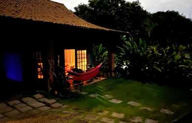 Imagem: A casa em condomínio possui 5 Dormitórios, 4 Banheiros, 2