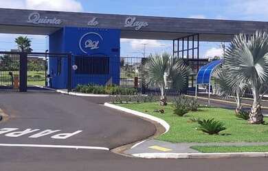 Imagem: A casa em condomínio possui 4 Dormitórios, 5 Banheiros, 270m²