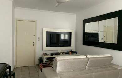 Imagem: O apartamento possui 1 Dormitório, 2 Banheiros, 1 Vaga na garagem