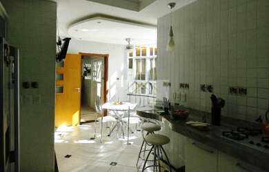 Imagem: A casa em condomínio possui 3 Dormitórios, 5 Banheiros, 4