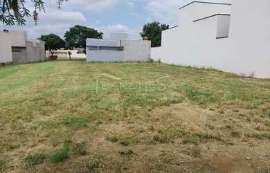 Imagem: O terreno possui 300m² de Área e está localizado em Cascata