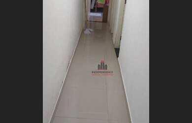 Imagem: A casa possui 2 Dormitórios, 2 Banheiros, 2 Vagas na garagem