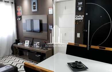 Imagem: O apartamento possui 2 Dormitórios, 1 Banheiro, 1 Vaga na garagem