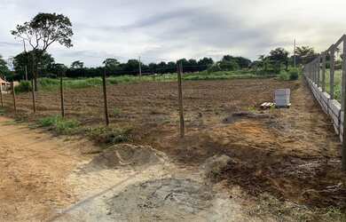 Imagem: A chácara possui 2000m² de Área e está localizado em Goianápolis