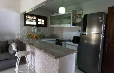 Imagem: A casa em condomínio possui 4 Dormitórios, 5 Banheiros, 180m²