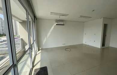 Imagem: O depósito possui 1 Vaga na garagem e 40m² de Área e está