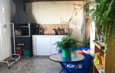 Imagem: A casa em condomínio possui 2 Dormitórios, 1 Banheiro, 2 Vagas