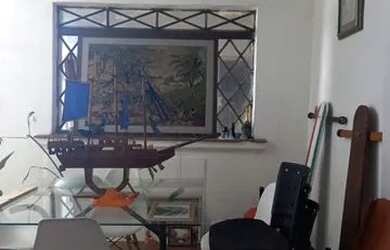 Imagem: A casa possui 2 Dormitórios, 1 Banheiro, 2 Vagas na garagem