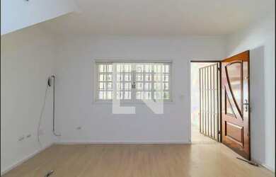 Imagem: A casa possui 2 Dormitórios, 3 Banheiros, 2 Vagas na garagem