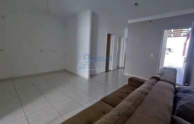 Imagem: A casa em condomínio possui 3 Dormitórios, 1 Banheiro, 2 Vagas