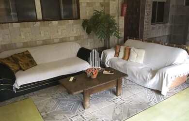 Imagem: A casa possui 5 Dormitórios, 5 Banheiros, 325m² de Área e