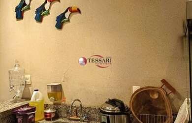 Imagem: A casa possui 2 Dormitórios, 3 Banheiros, 2 Vagas na garagem