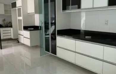 Imagem 5: Alugo espaçosa casa em Condomínio na Constantino Nery