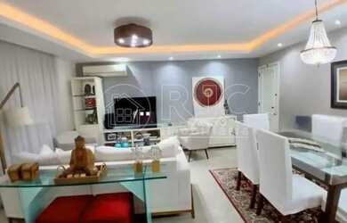 Imagem: O apartamento possui 4 Dormitórios, 4 Banheiros, 2 Vagas na