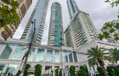 Imagem: O apartamento possui 4 Dormitórios, 5 Banheiros, 4 Vagas na