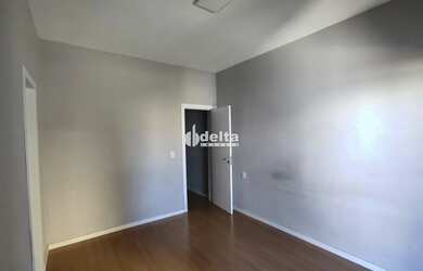 Imagem 16: Casa com 3 suítes disponível para locação no bairro Bosque dos Buritis...