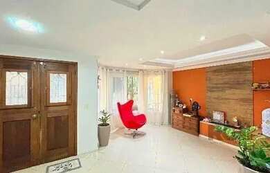 Imagem 6: Casa em Porto Alegre, no bairro Hípica, com 3 dormitório s , e 3 banheiros,...