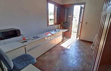 Imagem: A casa possui 5 Dormitórios, 3 Banheiros, 5 Vagas na garagem