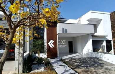 Imagem: A casa em condomínio possui 3 Dormitórios, 2 Banheiros, 2