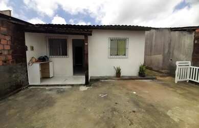 Imagem: A casa possui 2 Dormitórios, 1 Banheiro, 1 Vaga na garagem