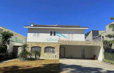 Imagem: A casa em condomínio possui 4 Dormitórios, 5 Banheiros, 4