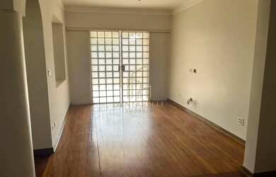 Imagem: A casa possui 3 Dormitórios, 4 Banheiros, 1 Vaga na garagem