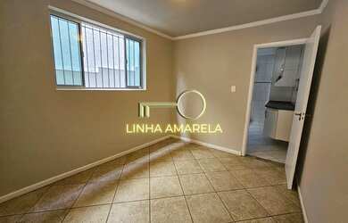 Imagem: A casa à venda possui 2 Dormitórios, 2 Banheiros, 2 Vagas