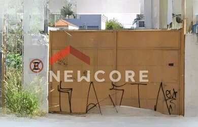 Imagem: O terreno possui 400m² de Área e está localizado em Vila