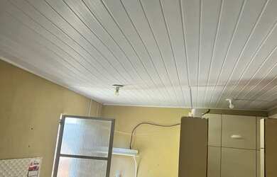 Imagem: A casa possui 1 Dormitório, 1 Banheiro e está localizado