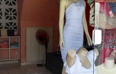 Imagem: A casa possui 4 Dormitórios, 2 Banheiros e está localizado