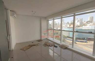 Imagem: O depósito possui 1 Vaga na garagem e 35m² de Área e está