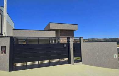 Imagem: A casa em condomínio possui 3 Dormitórios, 3 Banheiros, 4