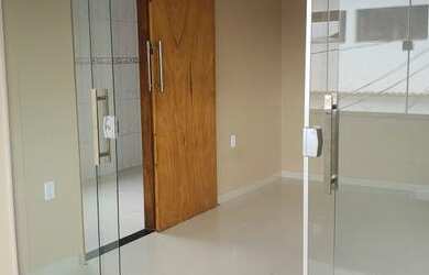 Imagem: A casa possui 2 Dormitórios, 1 Banheiro e está localizado