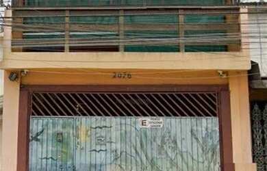 Imagem: A casa possui 4 Dormitórios, 2 Banheiros, 3 Vagas na garagem