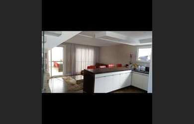 Imagem: A casa possui 3 Dormitórios, 3 Banheiros, 2 Vagas na garagem