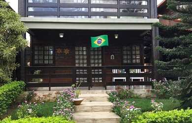 Imagem: A casa em condomínio possui 4 Dormitórios, 5 Banheiros, 2