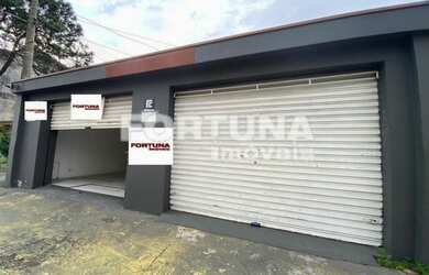 Imagem: O depósito possui 2 Vagas na garagem, 150m² de Área e está