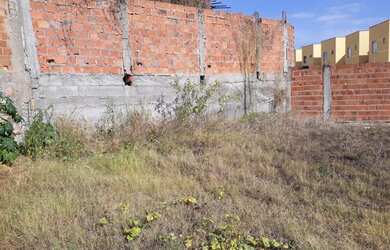 Imagem: O terreno possui 354m² de Área e está localizado em Muchila