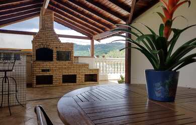 Imagem: A casa em condomínio possui 2 Dormitórios, 1 Banheiro, 2 Vagas