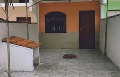 Imagem: A casa possui 2 Dormitórios, 2 Banheiros, 1 Vaga na garagem